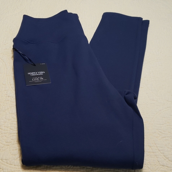 High  Rise Legging - Picture 4 of 4